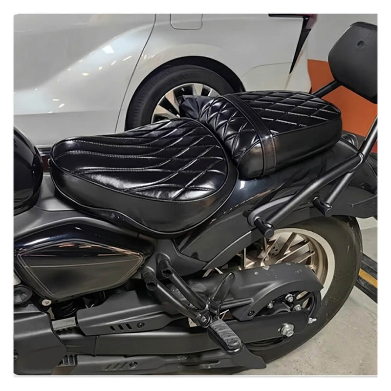 Load image into Gallery viewer, Banco do passageiro CFMOTO 450CLC 2023-2026 conforto prolongado couro PU preto brilhante
