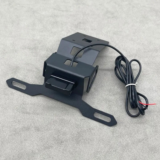 Detalhe do suporte de matrícula com luz LED para Kawasaki Z1000SX 