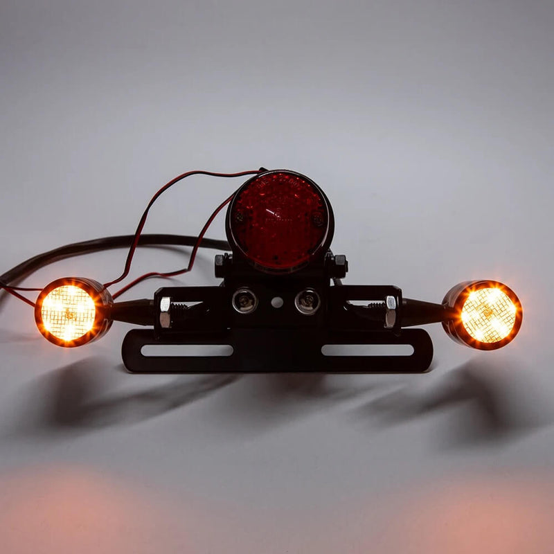 Carregue imagem no visualizador da galeriaFarolim traseiro LED moto — construção em metal preto resistente
