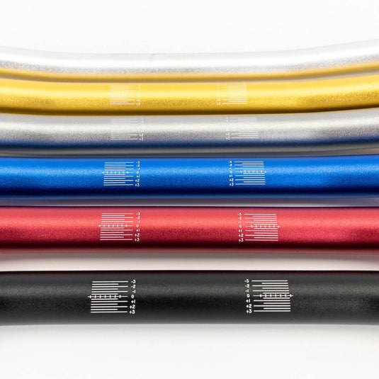 Guiador Universal 22 mm Alumínio CNC 720 mm para Moto - Várias Cores