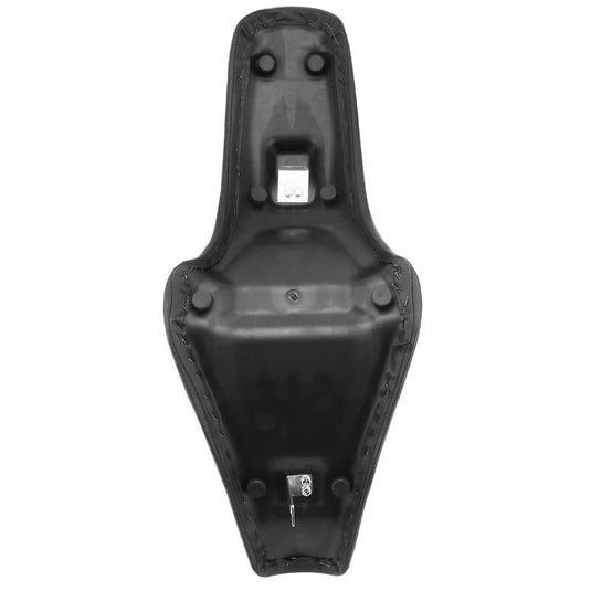 Banco dois lugares Yamaha Bolt 950 detalhe do assento do condutor 