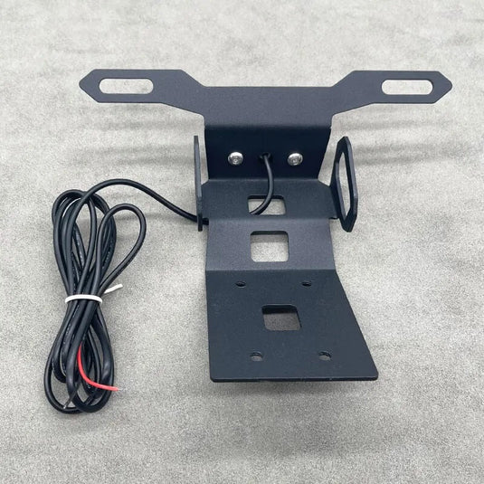 Vista traseira do suporte de matrícula LED montado na Kawasaki Z1000SX 