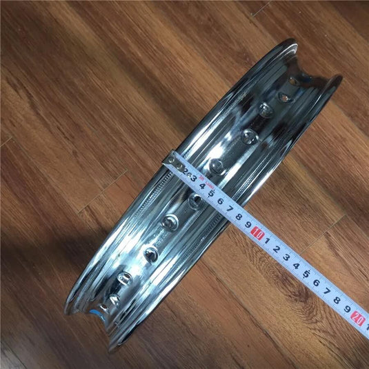 Vista completa do aro de roda em aço para moto