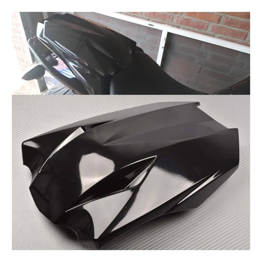 Carenagem traseira Kawasaki Z1000SX em cinza com design aerodinâmico 