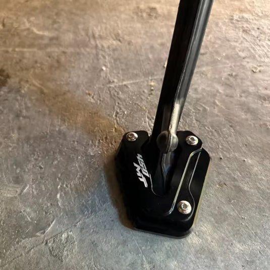 Alargador descanso lateral CFMOTO 450MT - CNC alumínio 6061 anodizado
