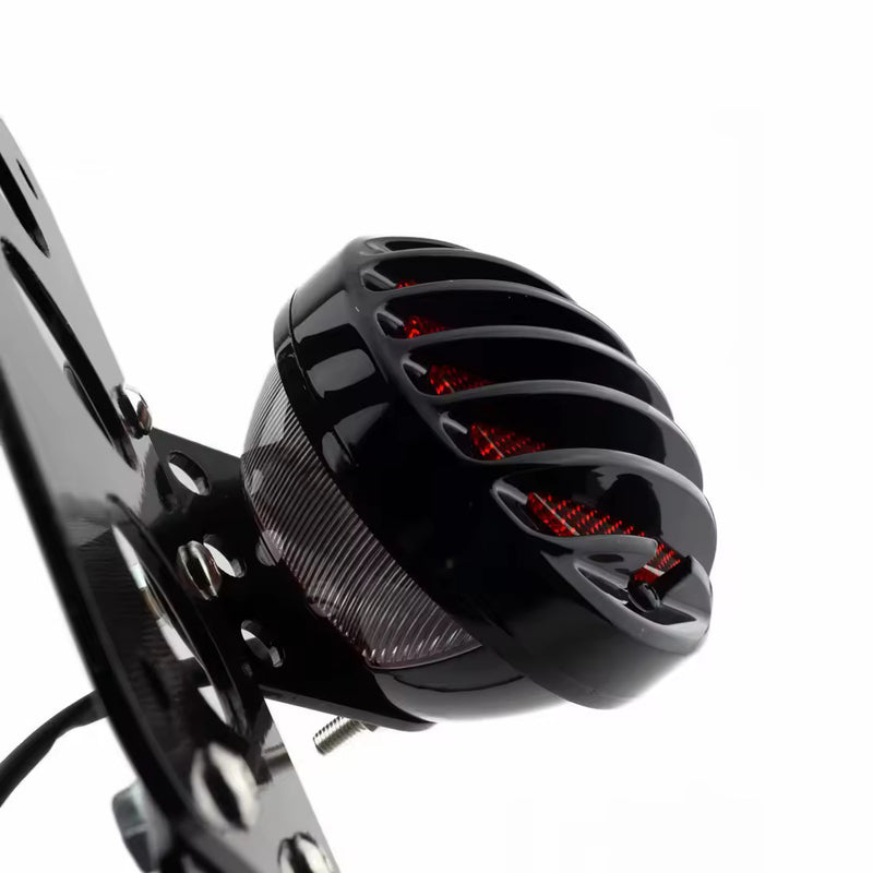Load image into Gallery viewer, Farolim traseiro LED 12V suporte matrícula lateral - chopper bobber
