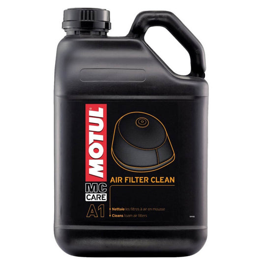Vista aproximada da embalagem Motul A1 Air Filter Clean 5 L para limpeza de filtros de ar em espuma de motos