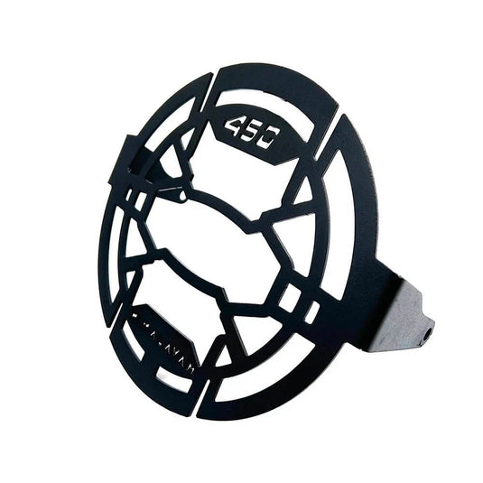 Detalhe da proteção de farol em aço inoxidável acabamento preto 