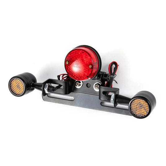 Farolim traseiro LED moto — vista lateral com piscas e suporte de matrícula