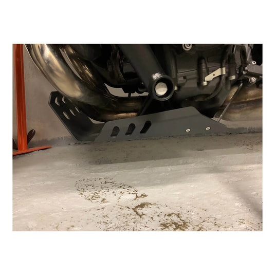 Vista inferior do protetor de carter com corte a laser para Yamaha MT-09 e FJ09