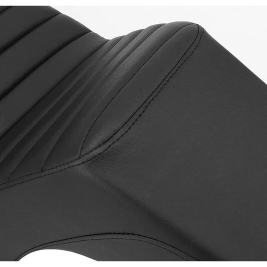 Banco dois lugares Yamaha Bolt 950 detalhe da base de montagem 