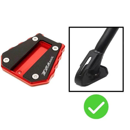 Detalhe extensão alargador apoio lateral alumínio Benelli TRK 502X 702X proteção adicional descanso