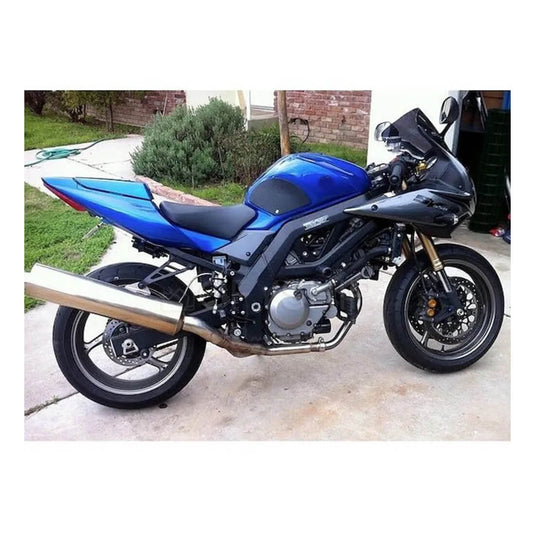 Detalhe da instalação das proteções laterais Suzuki SV 