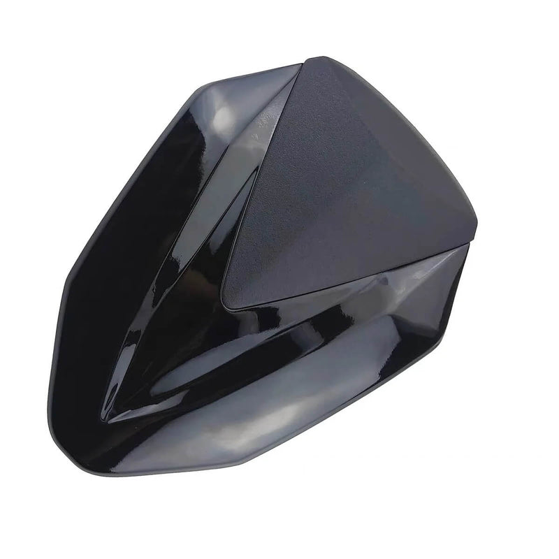 Load image into Gallery viewer, Detalhe da instalação da carenagem traseira CFMOTO 250SR 
