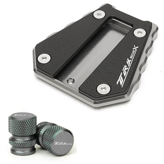 Extensão apoio lateral Benelli TRK instalada moto superfície ampliada descanso lateral alumínio