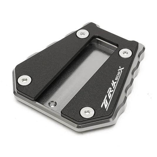 Extensão apoio lateral Benelli TRK 502X 702X material resistente aumenta área contacto solo