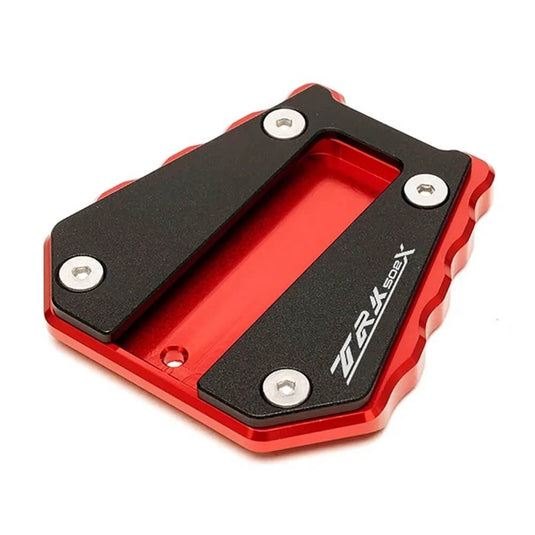 Detalhe instalação extensão apoio lateral alumínio Benelli TRK 502X 702X fácil montagem